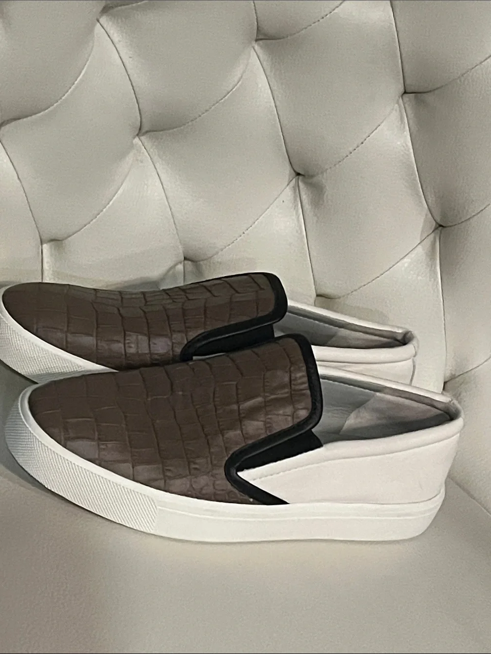 Vince croc embossed